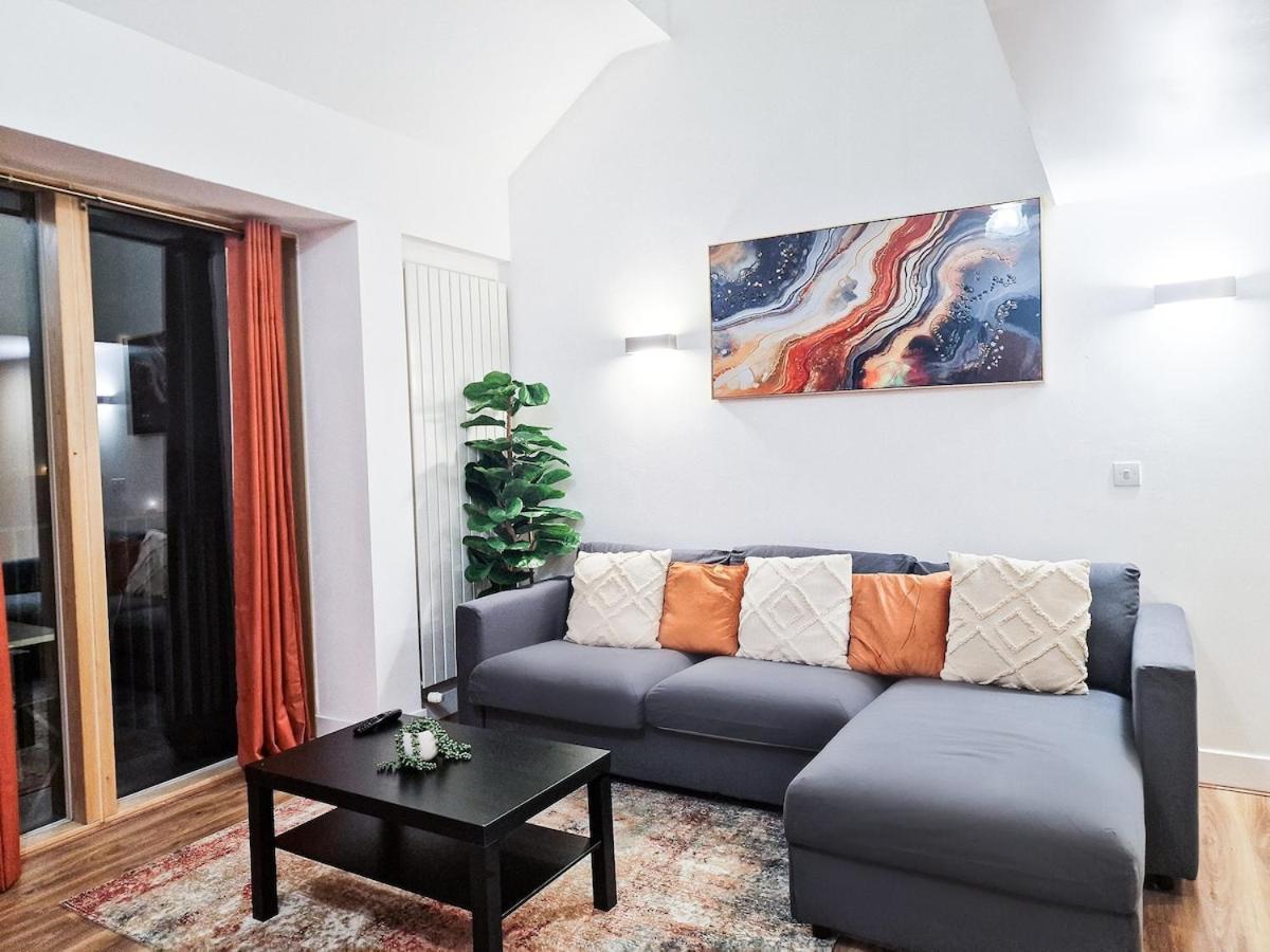 Luxury Waterfront Property With Free Parking Coventry Eksteriør billede