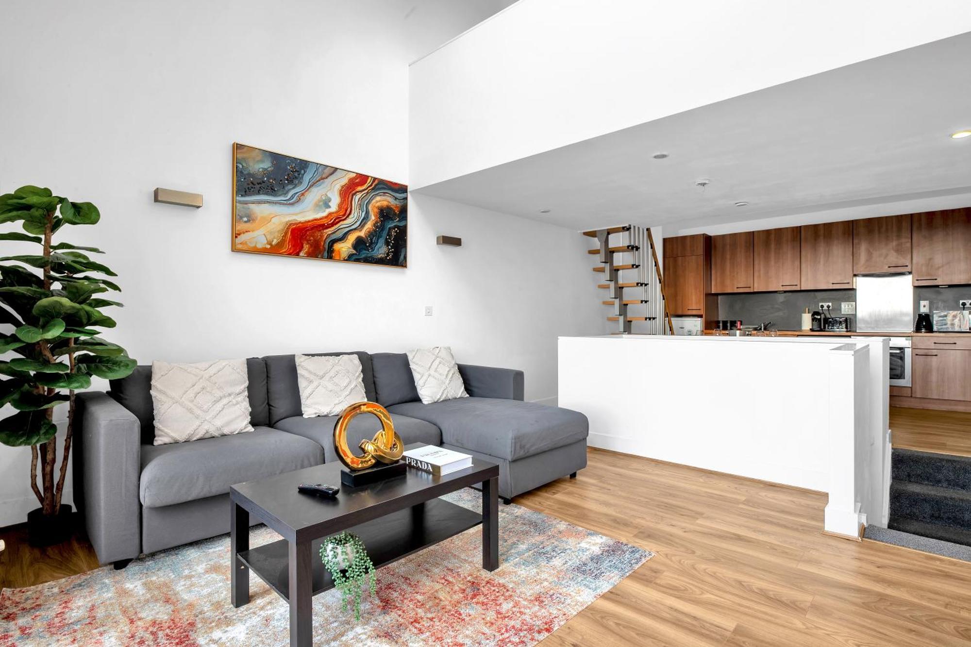 Luxury Waterfront Property With Free Parking Coventry Eksteriør billede