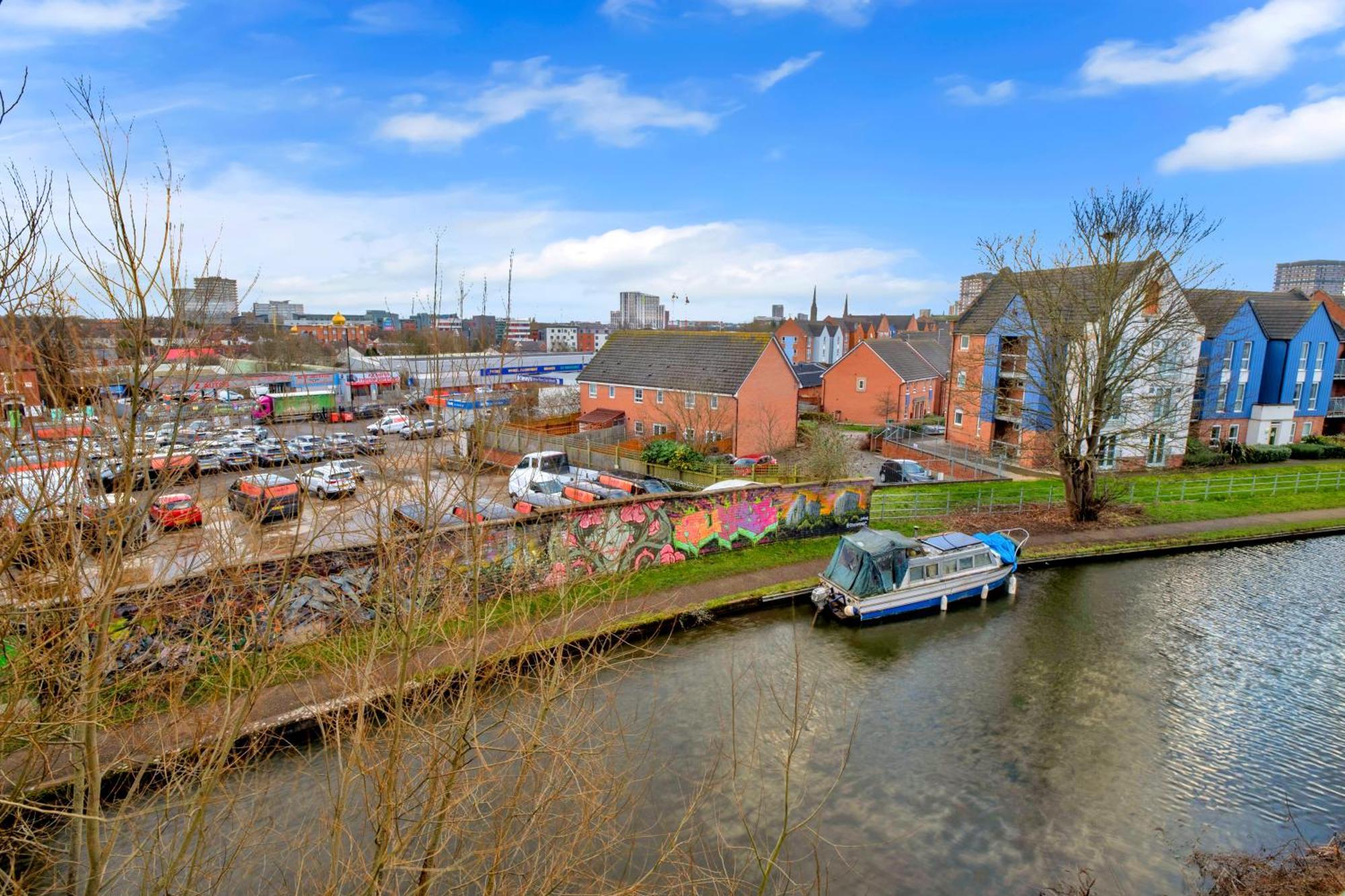 Luxury Waterfront Property With Free Parking Coventry Eksteriør billede