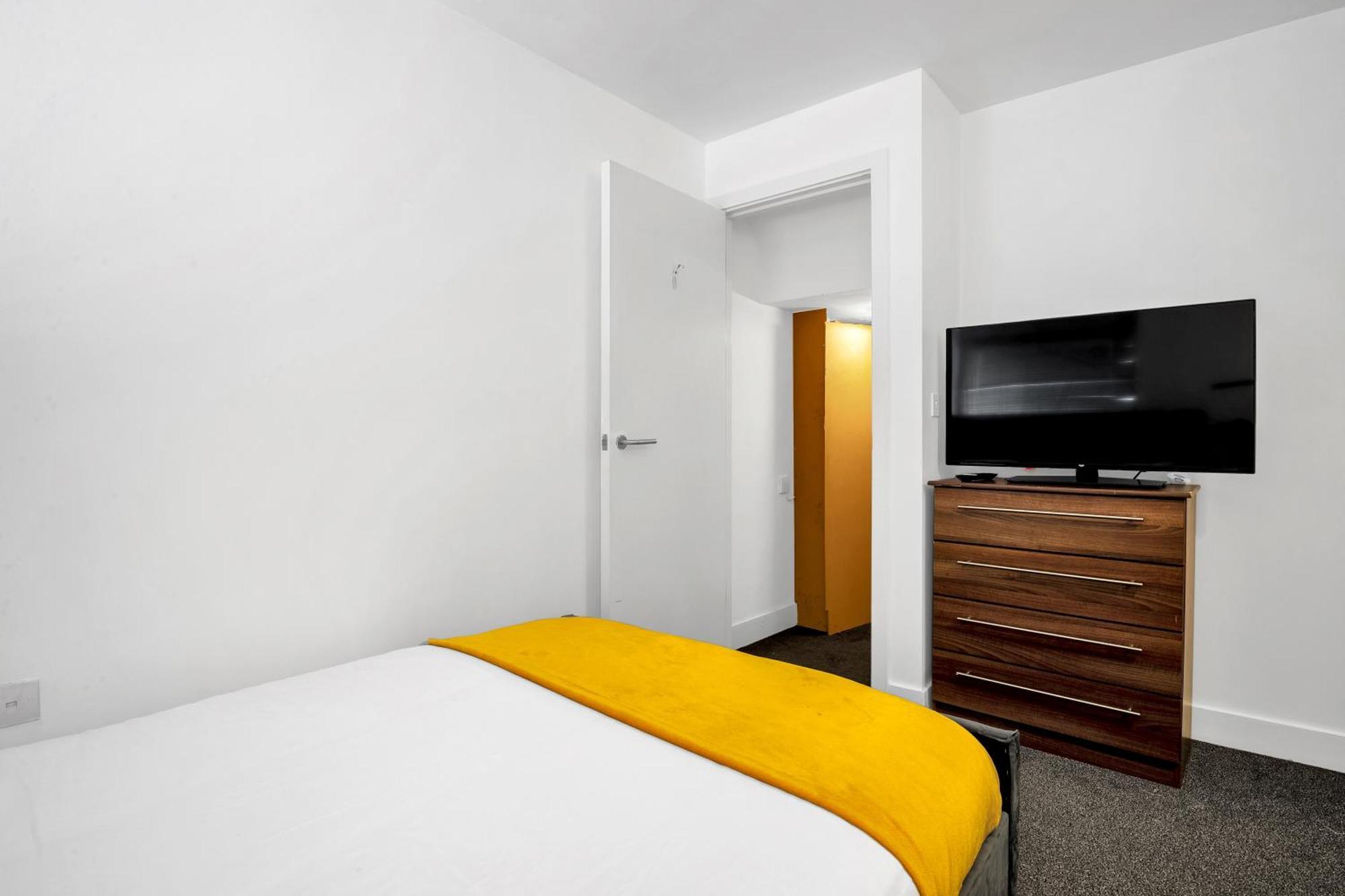 Luxury Waterfront Property With Free Parking Coventry Eksteriør billede
