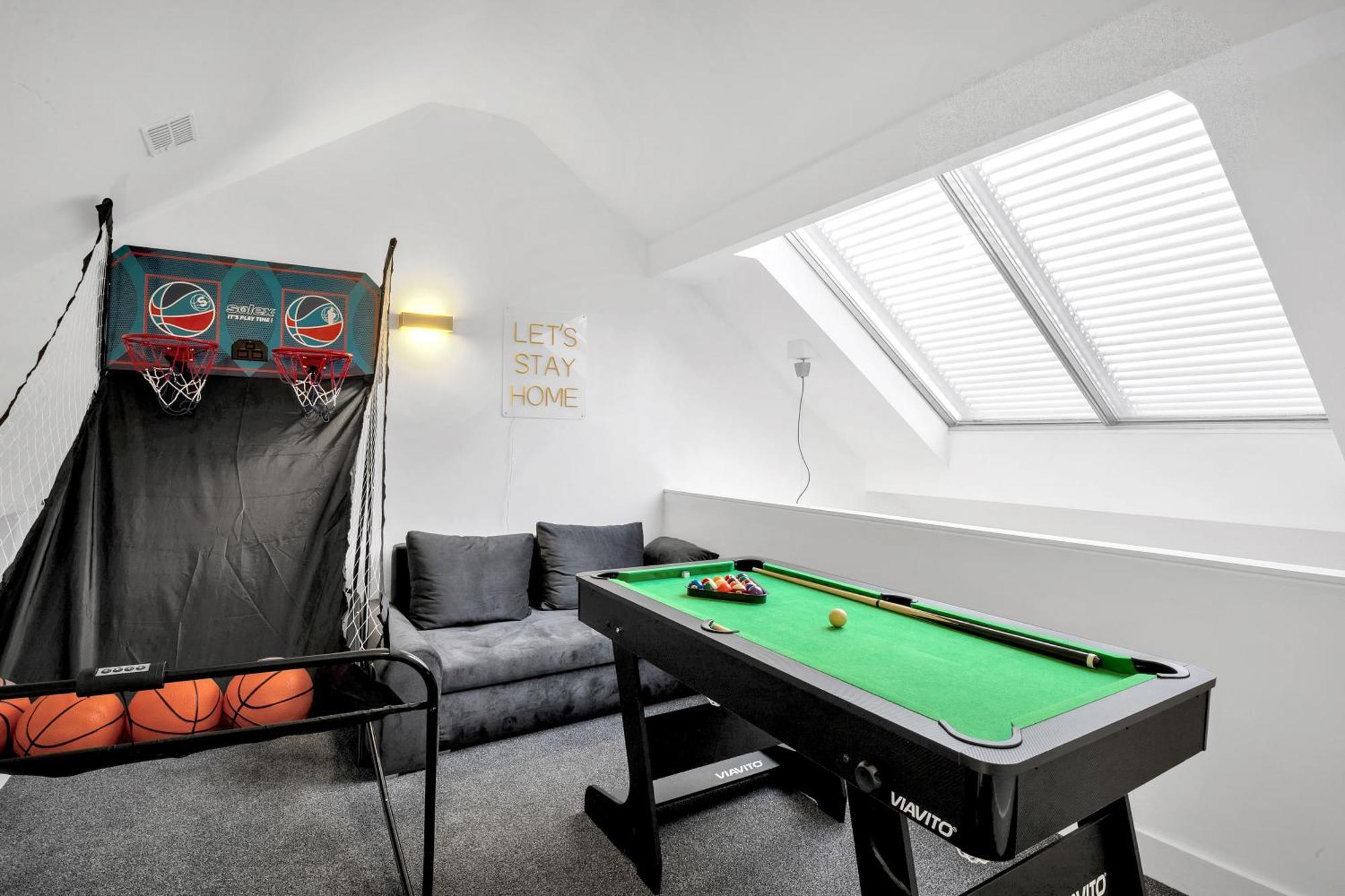 Luxury Waterfront Property With Free Parking Coventry Eksteriør billede