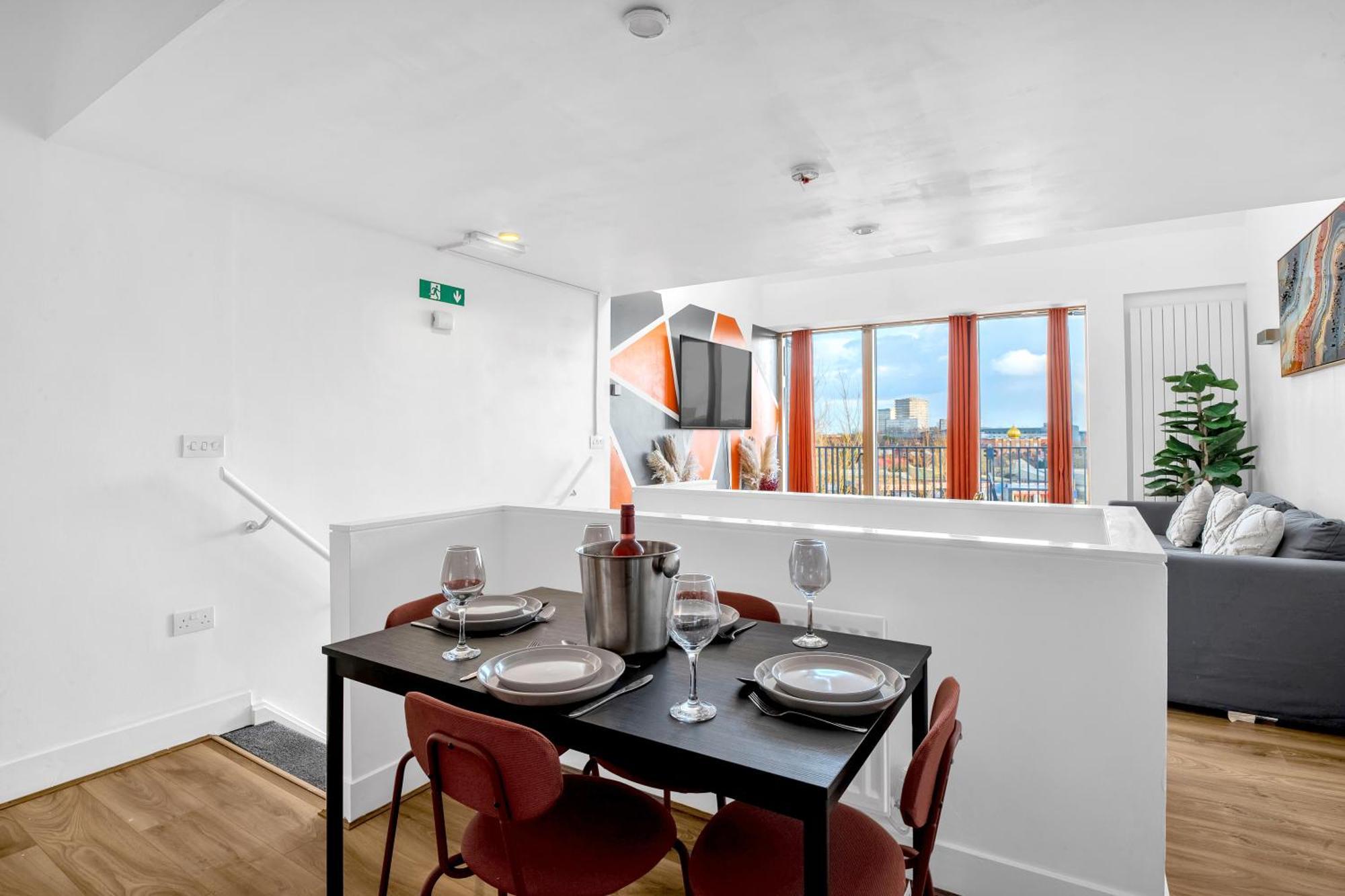 Luxury Waterfront Property With Free Parking Coventry Eksteriør billede