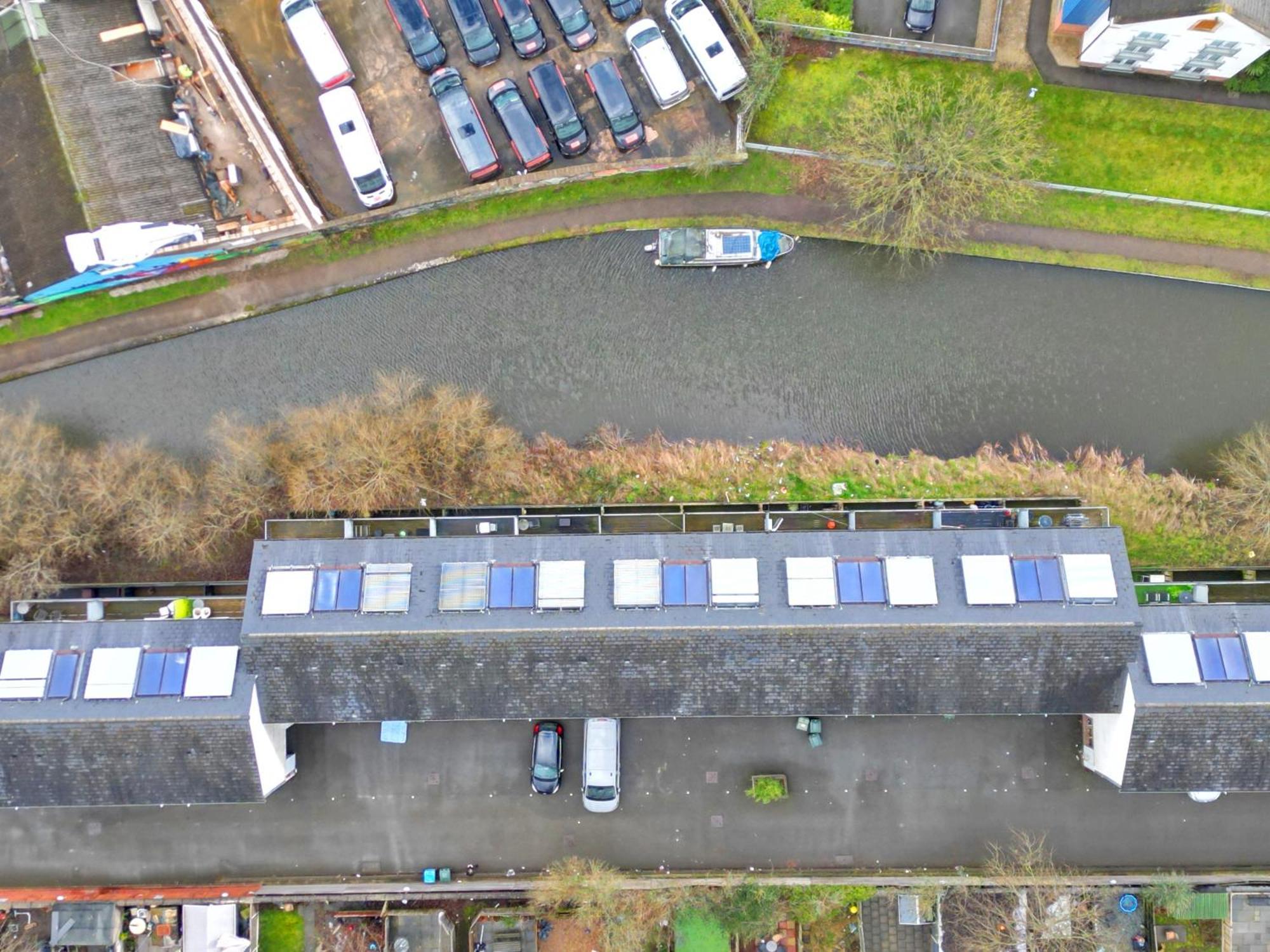 Luxury Waterfront Property With Free Parking Coventry Eksteriør billede