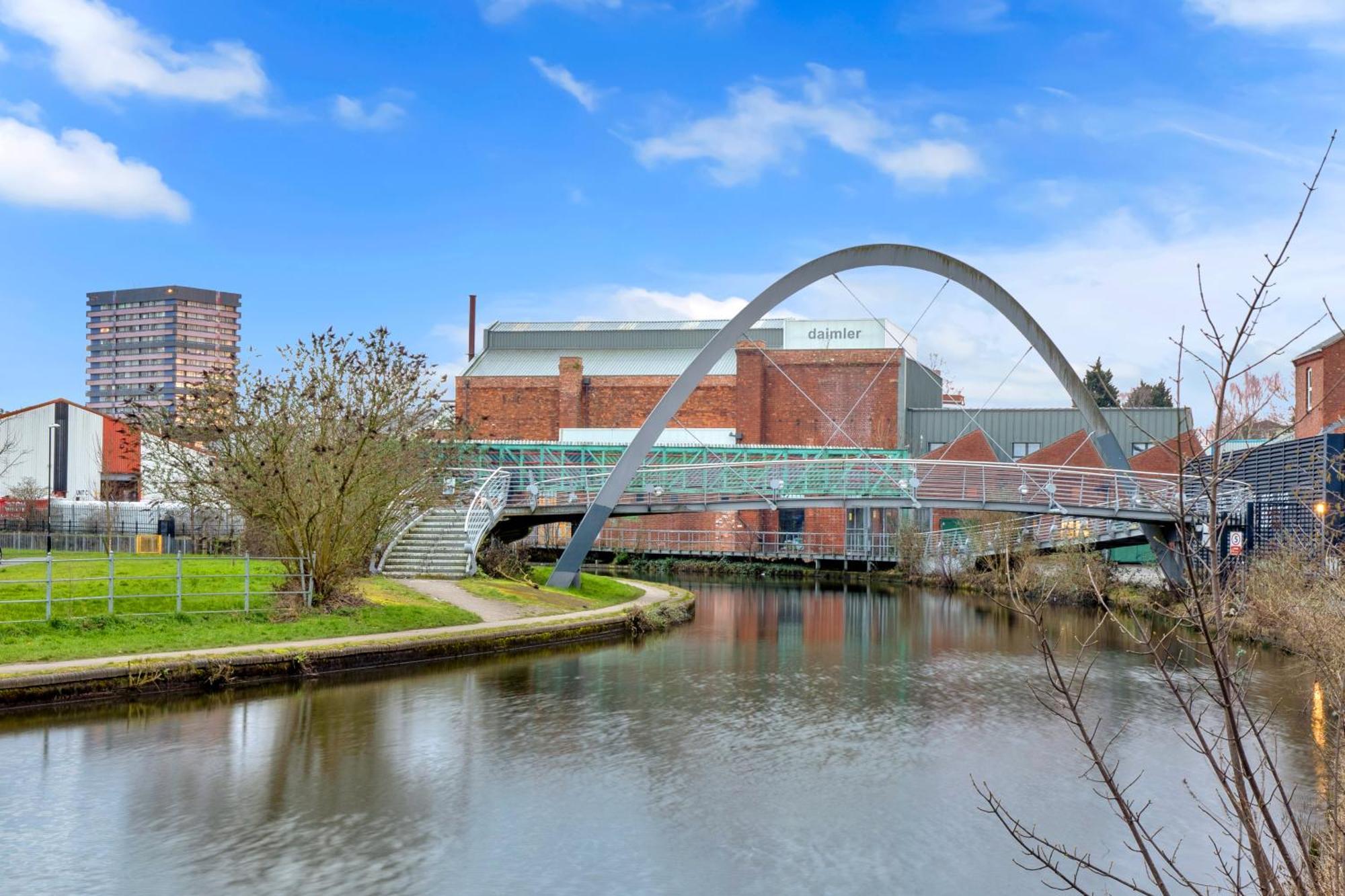 Luxury Waterfront Property With Free Parking Coventry Eksteriør billede